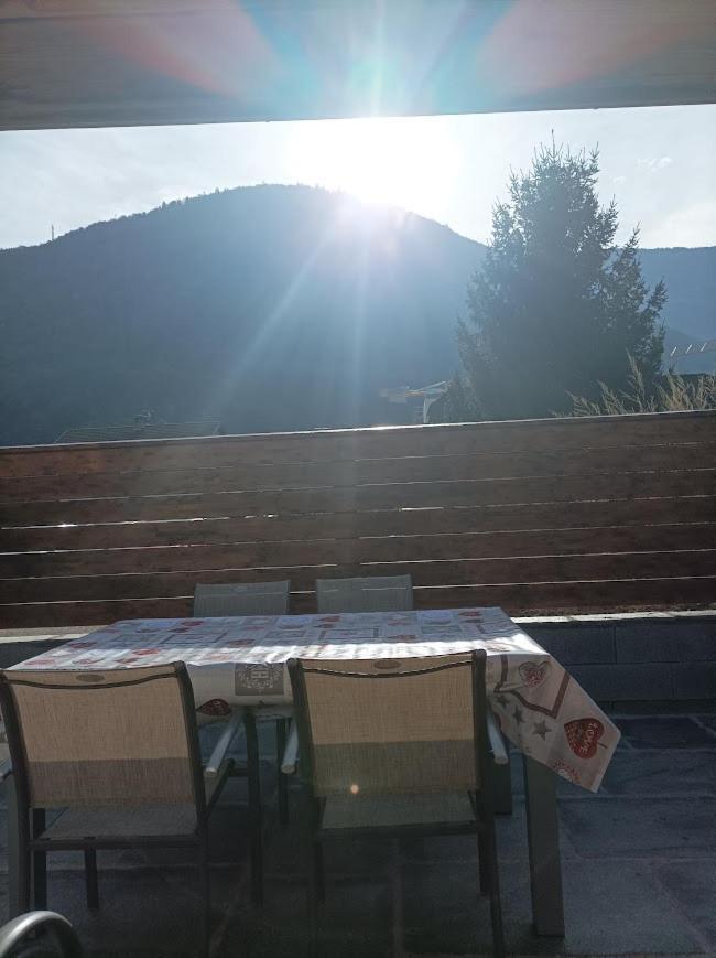 Joli Appart Terrasse Et Jardinet Albertville Exteriér fotografie